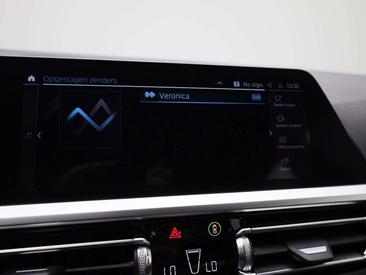 BMW Série 3 Edition 330e — photo 19