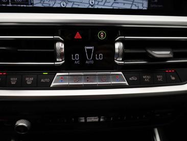 BMW Série 3 Edition 330e — photo 22