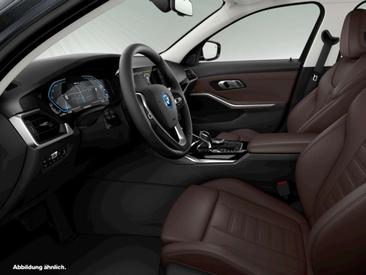 BMW 330 Sport 330e XDrive — photo 3