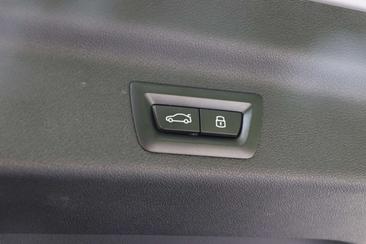 BMW IX1 M Sport EDrive20 — photo 16