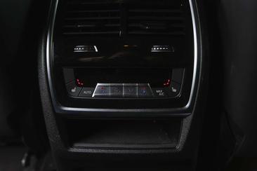 BMW XM High Executive 50e — photo 11