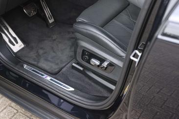 BMW XM High Executive 50e — photo 13