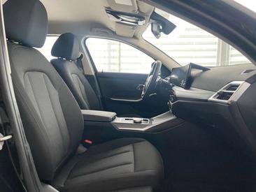 BMW 318i — photo 9