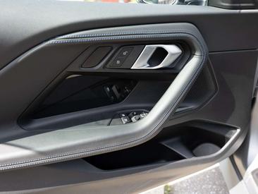 BMW 218 M Sport I — photo 25