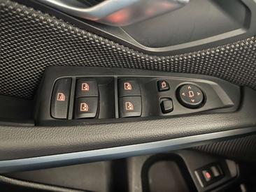 BMW 318i — photo 15