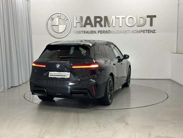 BMW IX M70 — photo 3