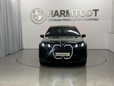 BMW IX M70 — photo 4