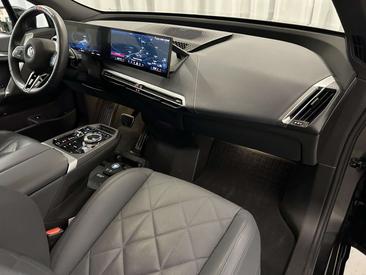 BMW IX M70 — photo 6
