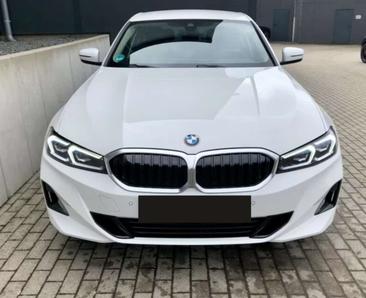 BMW 318i — photo 4