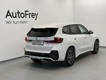 BMW IX1 XDrive30 — photo 2