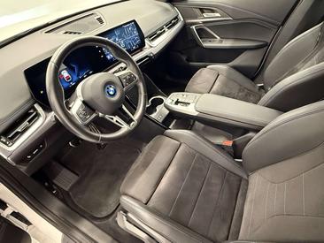 BMW IX1 XDrive30 — photo 7