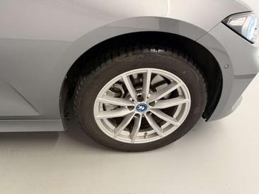 BMW 320 E — photo 17
