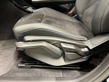 BMW IX2 EDrive20 — photo 17
