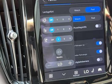 Volvo XC60 B5 R-Design — photo 27