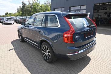 Volvo XC90 B5 Plus — photo 12