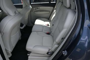 Volvo XC90 B5 Plus — photo 14