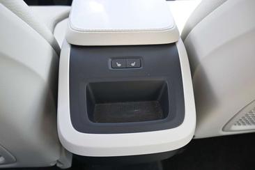 Volvo XC90 B5 Plus — photo 16