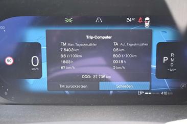 Volvo XC90 B5 Plus — photo 20