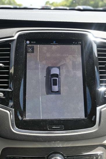 Volvo XC90 B5 Plus — photo 21