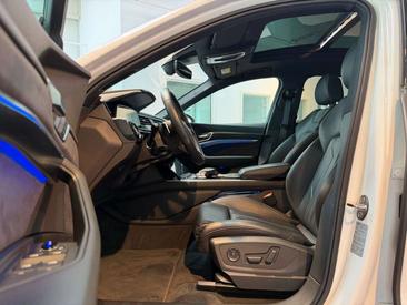 Audi E-tron Sportback — photo 11