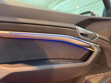 Audi E-tron Sportback — photo 15