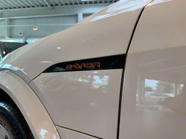 Audi E-tron Sportback — photo 16
