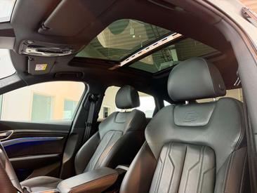Audi E-tron Sportback — photo 17