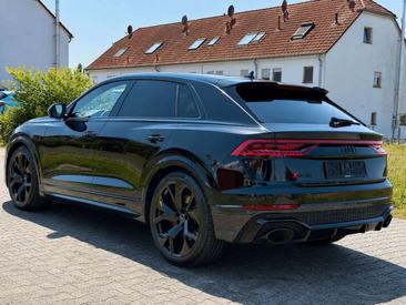Audi RSQ8 — photo 7