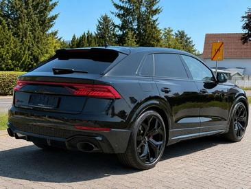 Audi RSQ8 — photo 8