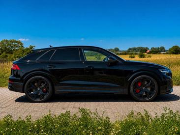Audi RSQ8 — photo 10