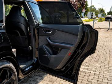 Audi RSQ8 — photo 22