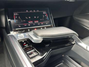 Audi E-tron Sportback S Line 55 — photo 15