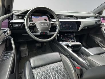 Audi E-tron Sportback S Line 55 — photo 16