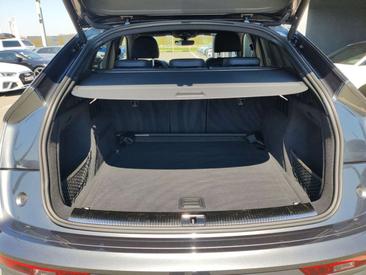 Audi Q5 S Line 45 TFSI — photo 11