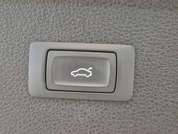 Audi Q5 S Line 45 TFSI — photo 25