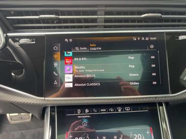 Audi Q8 55 TFSI — photo 10