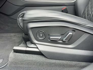 Audi Q8 55 TFSI — photo 13
