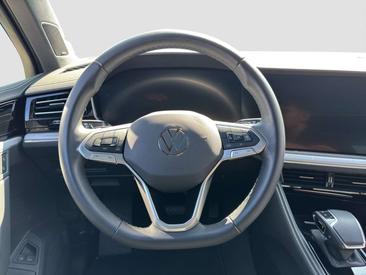 Volkswagen Touareg EHybrid Elegance — photo 10