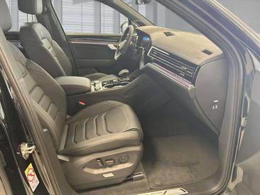 Volkswagen Touareg Final Edition 4Motion R-Line — photo 4