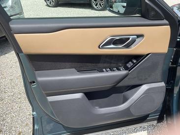 Land Rover Range Rover Velar D300 Autobiography — photo 9