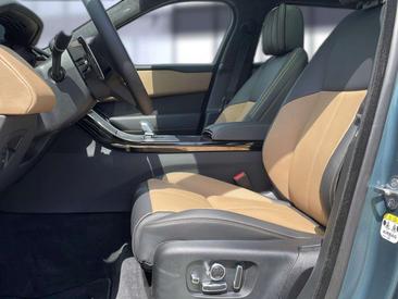 Land Rover Range Rover Velar D300 Autobiography — photo 10