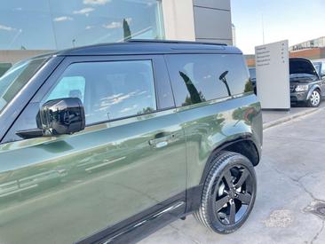 Land Rover Defender 90 X-Dynamic SE 3.0D L6 MHEV AWD Aut. 250 — photo 5