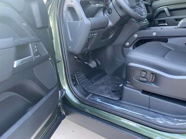 Land Rover Defender 90 X-Dynamic SE 3.0D L6 MHEV AWD Aut. 250 — photo 6