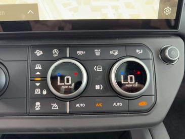 Land Rover Defender 110 D250 X-Dynamic SE PANO AHK — photo 18