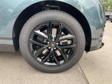 Land Rover Range Rover Velar Belgravia Edition P400e — photo 4