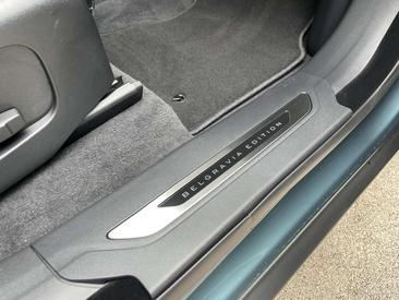 Land Rover Range Rover Velar Belgravia Edition P400e — photo 9