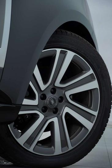 Land Rover Range Rover Noir D350 SV LWB AWD — photo 9