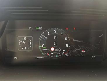 Land Rover Discovery Sport Dynamic SE P270e — photo 9