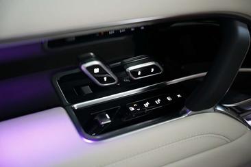 Land Rover Range Rover Autobiography P550e — photo 6