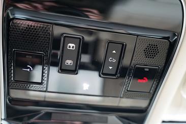 Land Rover Range Rover Autobiography P550e — photo 22